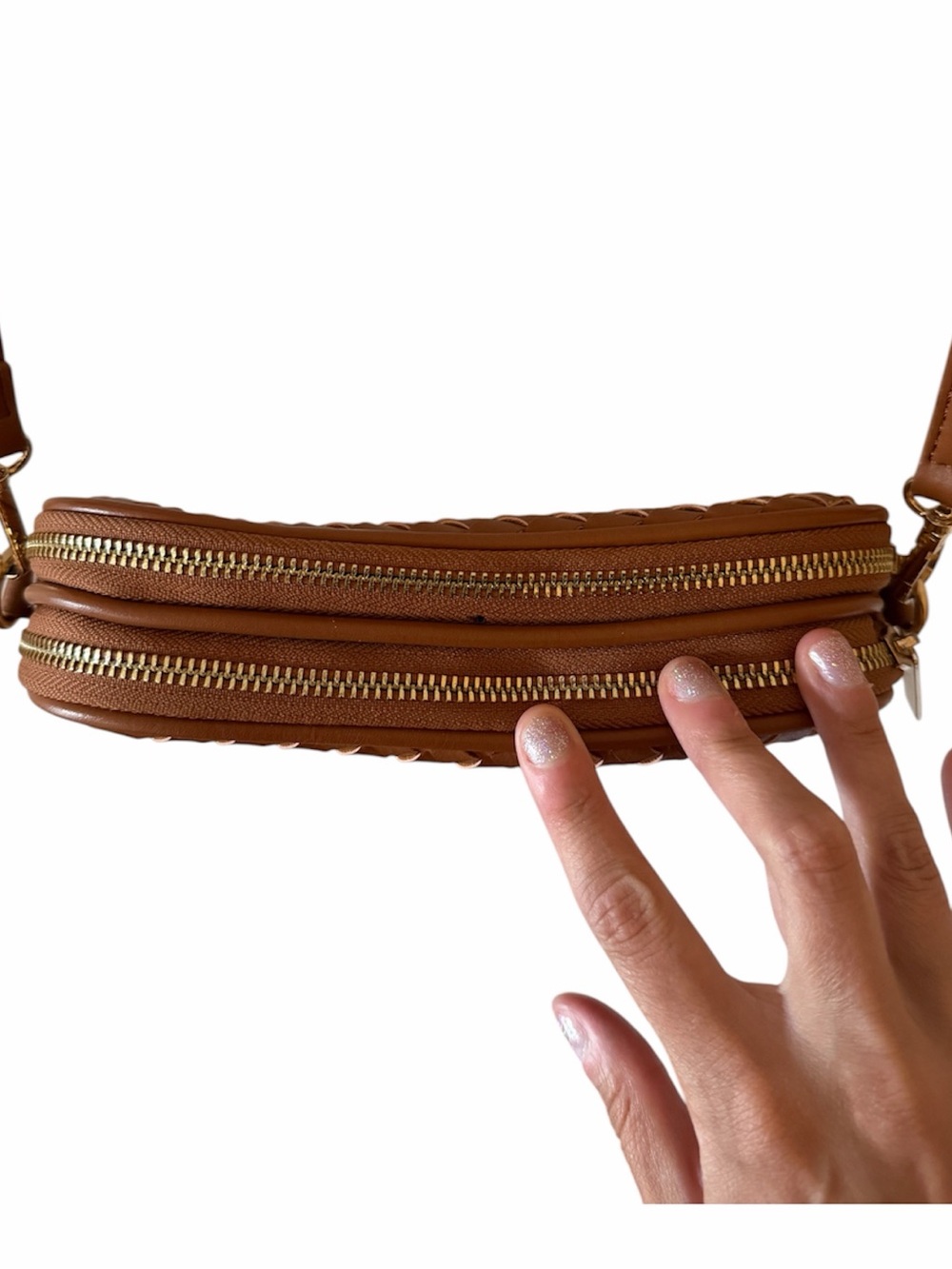 Mali + Lili Ava Woven Vegan Leather Crossbody Bag - Picture 4 of 8